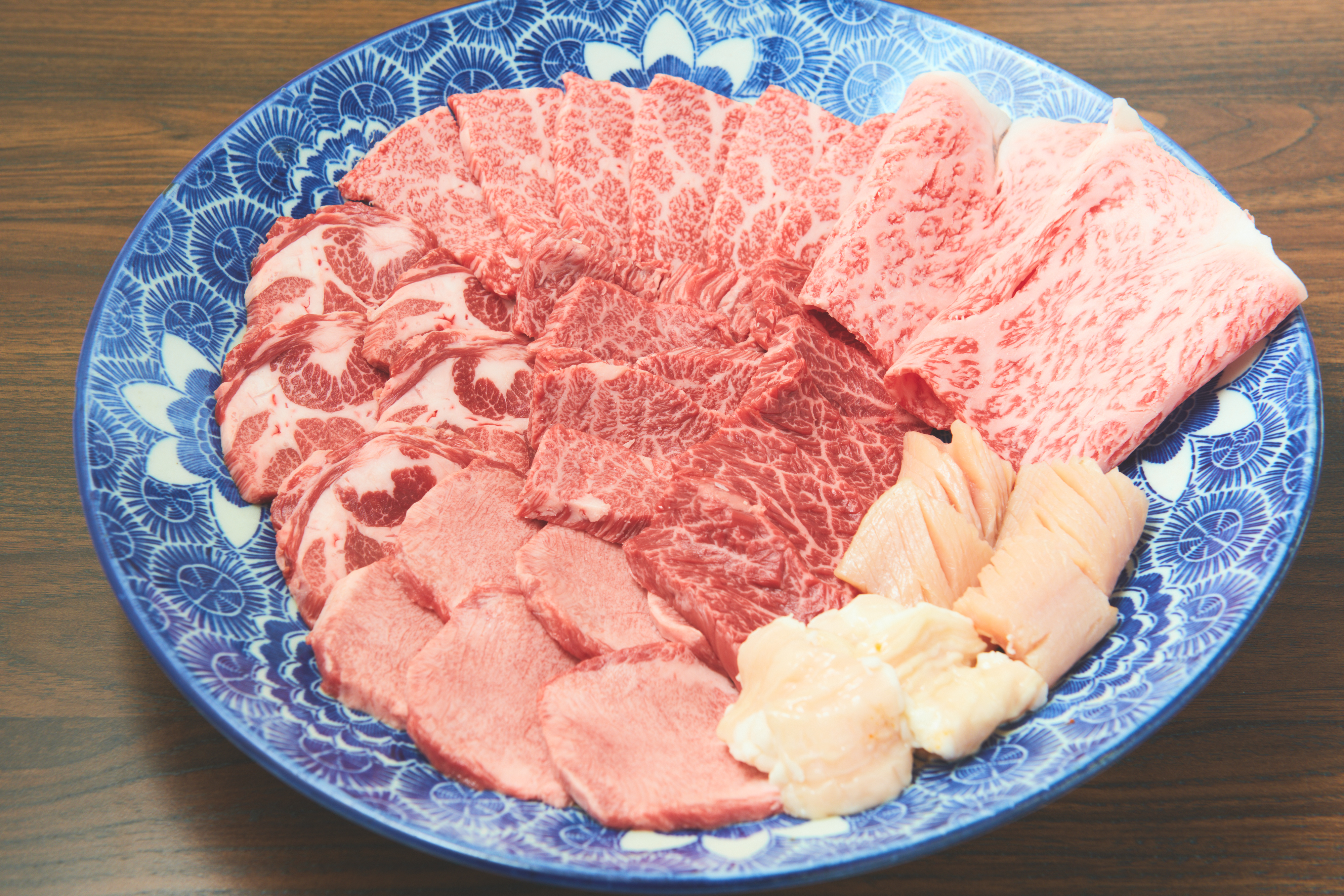 和牛の魅力 | 長野県軽井沢の焼肉ならうしやきのとも